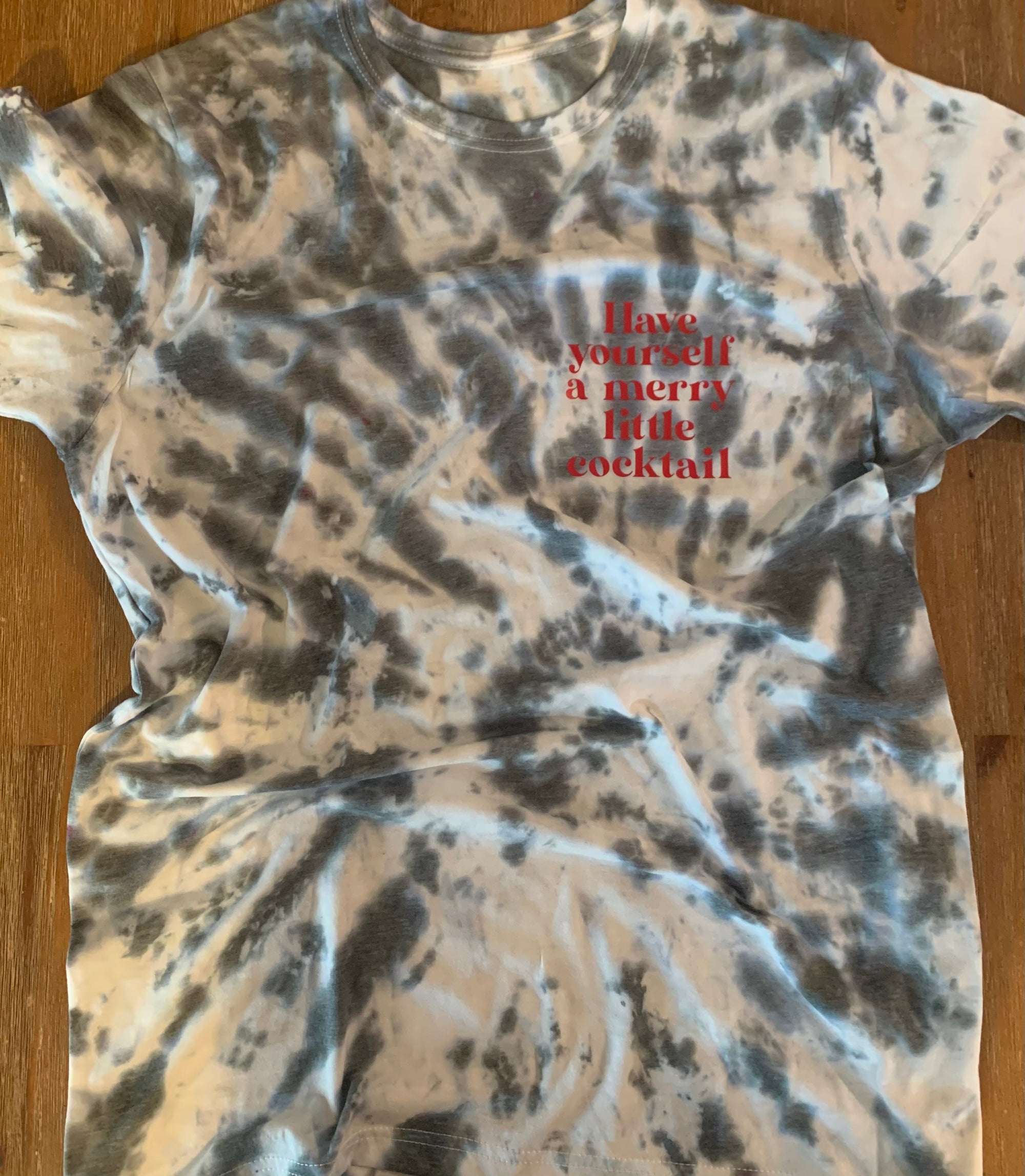 Have yourself a merry little cocktail tie dye